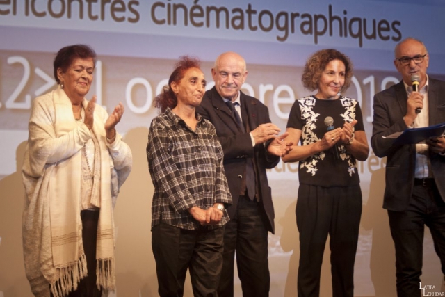 Salma Baccar, réalisatrice du film El Jaida et Fatma Ben Saïdane, actrice du film El Jaida. Catherine Joslin, présidente de l'association Cinéactions et Charles Scibetta, Maire de Carros