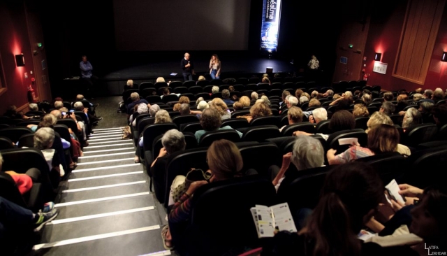Charles Scibetta, Maire de la ville de Carros et Meryem Benm'Barek réalisatrice du film marocain "Sofia" lors du débat avec le public