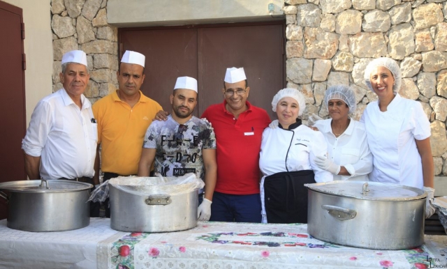 Repas convivial (couscous) organisé par l'association Maroc Culture et Tradition