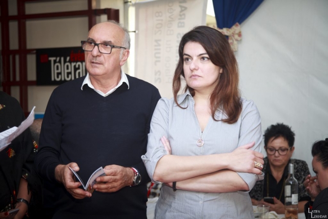 Charles Scibetta, Maire de Carros et Gaya Jiji, réalisatrice du film "Mon tissu préféré"