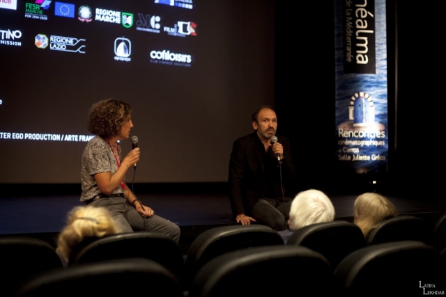 Catherine Joslin, présidente de l'association Cinéactions et Stefano Savona réalisateur du film "Samouni Road" lors du débat avec le public