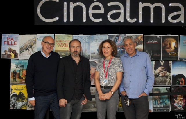 Charles Scibetta, Maire de la ville de Carros,Catherine Joslin, présidente de l'association Cinéactions et Stefano Savona réalisateur du film "Samouni Road", Catherine Fafin, présidente de l'association Cinéactions et Brahim Naitijja, de l'association Cinéactions